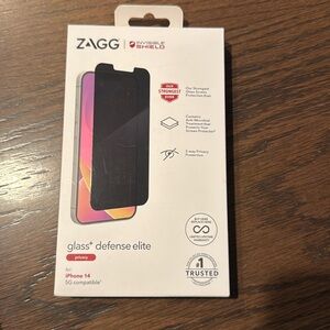 Zagg glass defense elite with privacy for iPhone 14